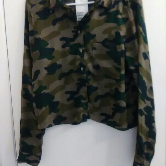 Woman's Shirt - Picture 2 of 5